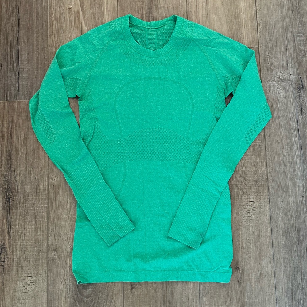 Lululemon Swiftly Tech Long Sleeve - Size 6 LIKE NEW